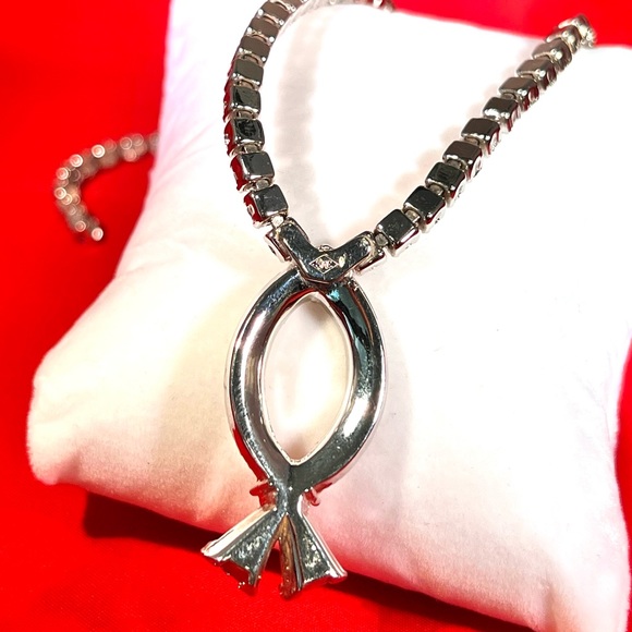 Swarovski S.A.L. Vintage Austrian Crystal Bow Shape Necklace Silver Tone EUC - Picture 3 of 8